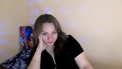 Snapshot of evelineli chatting on September 10, 2025, 10:43 pm Lydia online show from September 10, 2025, 10:43 pm