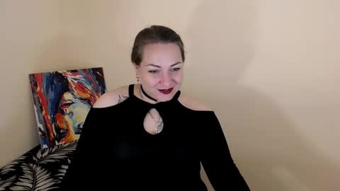 Snapshot of evelineli chatting on September 25, 2025, 8:01 pm Lydia online show from September 25, 2025, 8:01 pm