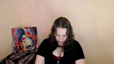 Snapshot of evelineli chatting on October 7, 2025, 9:34 pm Lydia online show from October 7, 2025, 9:34 pm