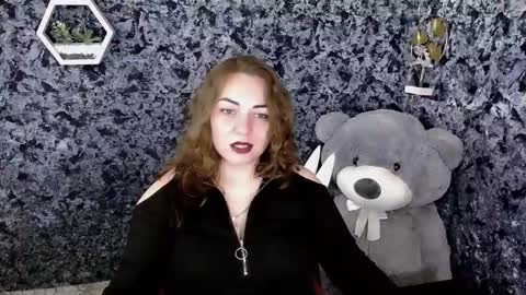 Snapshot of evelineli chatting on February 13, 2026, 2:13 pm Lydia online show from February 13, 2026, 2:13 pm