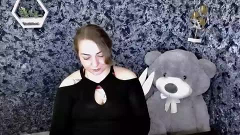 Snapshot of evelineli chatting on February 16, 2026, 2:46 pm Lydia online show from February 16, 2026, 2:46 pm