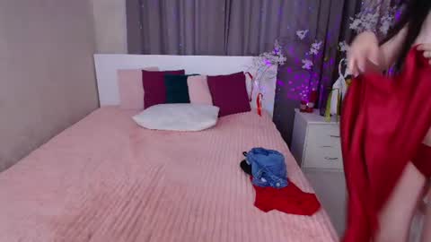 Snapshot of evelingills chatting on June 24, 2026, 8:57 am Evelin online show from June 24, 2026, 8:57 am