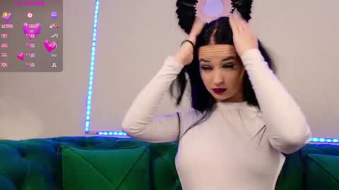 Evelin online show from July 19, 2026, 11:03 am