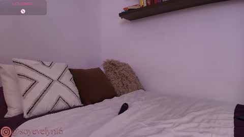 Snapshot of evelyn__16 chatting on June 22, 2026, 3:20 pm Evelyn Ruiz online show from June 22, 2026, 3:20 pm