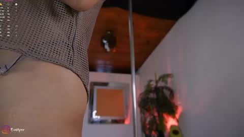 evelyn evelyn online show from April 15, 2026, 8:31 pm