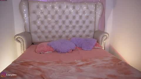 Snapshot of evelyn_evelyn chatting on June 29, 2026, 5:35 pm evelyn evelyn online show from June 29, 2026, 5:35 pm
