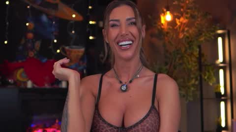 Evelyn online show from March 7, 2026, 7:11 pm