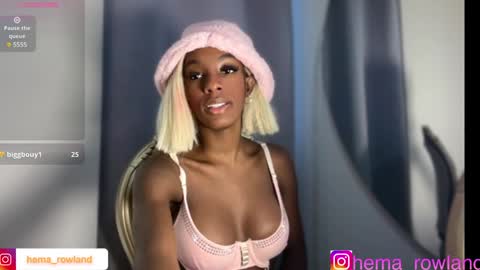 E V E L Y N  online show from December 12, 2024, 11:18 am