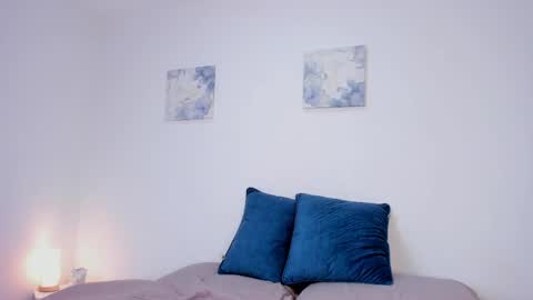 Evelyn online show from March 31, 2026, 11:32 am