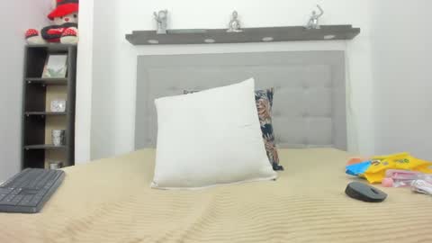 evelyn_morgan1 online show from January 23, 2025, 10:01 pm