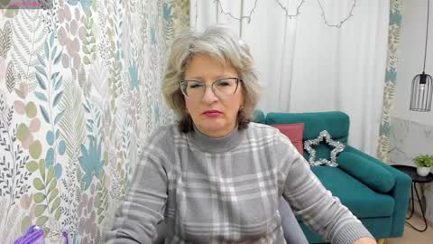 Evelyn online show from January 5, 2025, 4:58 am