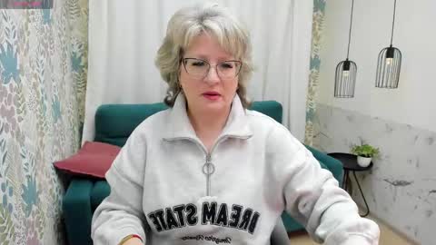 Evelyn online show from April 20, 2026, 5:10 am