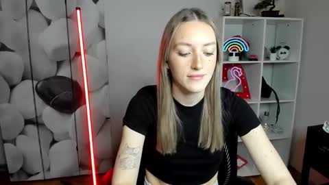 evelynblond online show from January 7, 2026, 1:24 pm