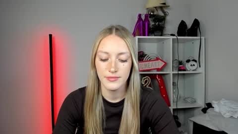 evelynblond online show from May 18, 2026, 12:44 pm