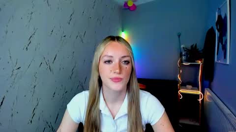 evelynblond online show from June 3, 2026, 10:51 am