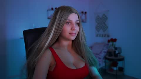 evelyncage_ online show from March 4, 2025, 7:11 pm