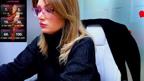 evelyne_rose online show from January 16, 2025, 6:25 am