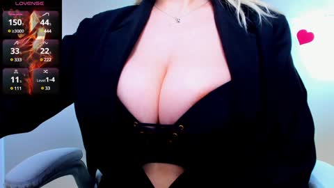 evelyne_rose online show from January 26, 2025, 9:08 am