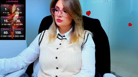 evelyne_rose online show from February 6, 2025, 6:29 am