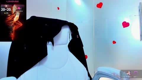 evelyne_rose online show from March 10, 2025, 9:10 am