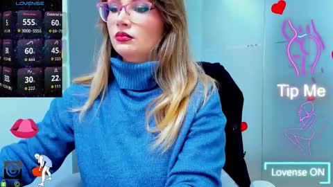 evelyne_rose online show from November 4, 2025, 6:12 am