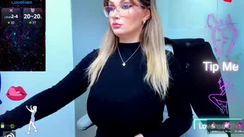 evelyne_rose online show from November 26, 2025, 6:14 am