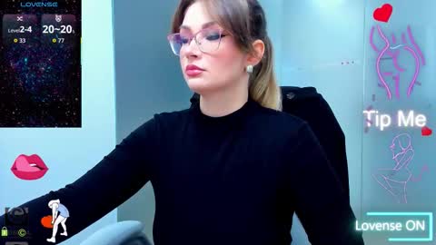 evelyne_rose online show from November 29, 2025, 5:43 am