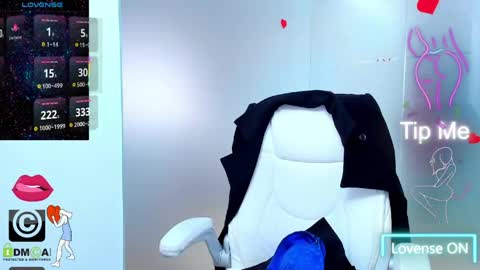 evelyne_rose online show from March 23, 2026, 5:55 am