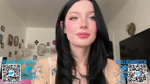 Evelyn online show from April 13, 2026, 8:58 pm