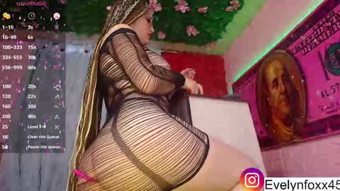 evelyn Foxx new account online show from October 26, 2025, 10:15 pm