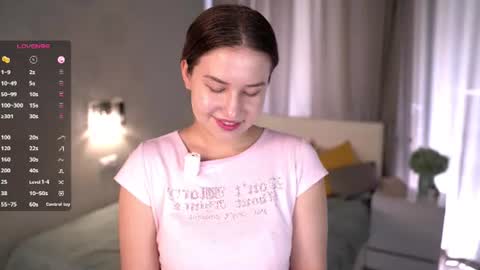Snapshot of evelynnclaire chatting on June 23, 2026, 5:49 am Emily online show from June 23, 2026, 5:49 am
