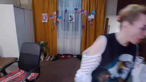 Snapshot of evelynreagan chatting on July 3, 2026, 6:42 am evelynreagan online show from July 3, 2026, 6:42 am