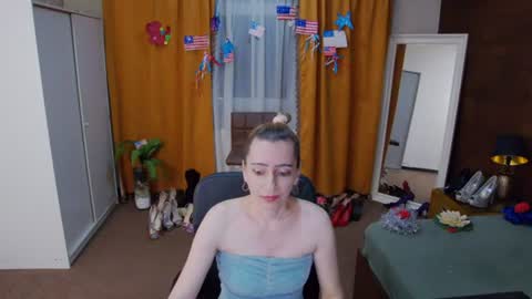 Snapshot of evelynreagan chatting on August 1, 2026, 6:23 am evelynreagan online show from August 1, 2026, 6:23 am