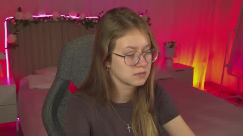 Snapshot of evemundie chatting on November 12, 2025, 12:27 pm Eve online show from November 12, 2025, 12:27 pm