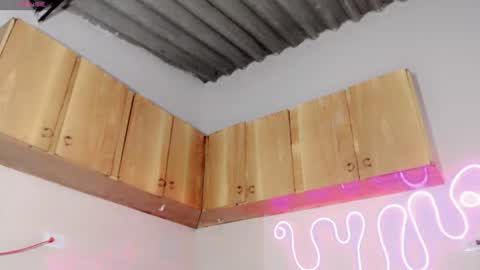 everlin_01 online show from June 11, 2026, 7:34 pm
