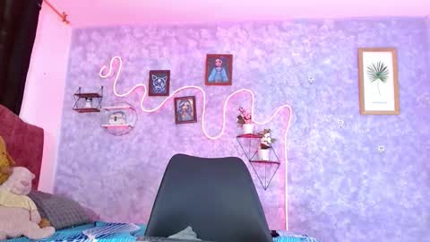 everlin__hot_ online show from February 1, 2026, 12:15 pm