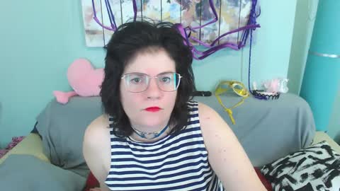 Everly online show from December 11, 2024, 6:58 am