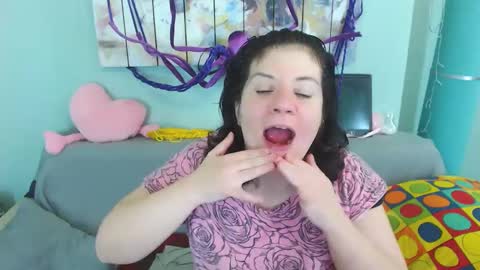 Everly online show from December 20, 2024, 5:08 pm