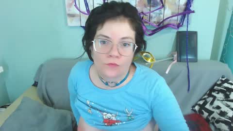 Everly online show from December 25, 2024, 7:56 pm