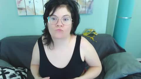 Everly online show from February 17, 2025, 7:21 pm