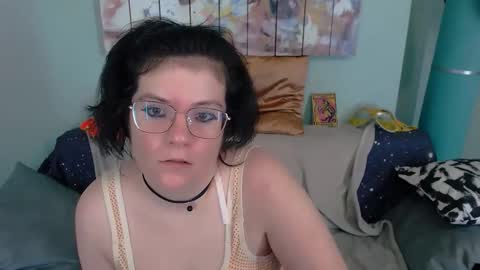 Everly online show from November 8, 2025, 12:05 pm