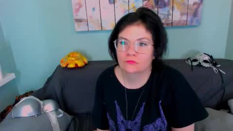 Everly online show from March 20, 2026, 5:12 am