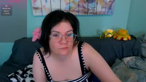 Snapshot of everly_rays chatting on June 3, 2026, 4:12 pm Everly online show from June 3, 2026, 4:12 pm