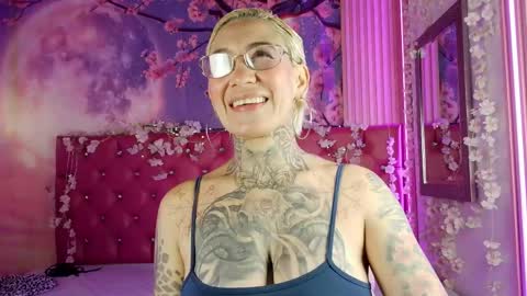 everlyn_sexx online show from April 18, 2026, 2:54 pm