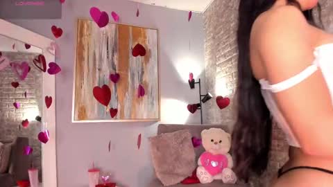 Snapshot of everyh chatting on February 14, 2025, 7:54 pm Sophia online show from February 14, 2025, 7:54 pm