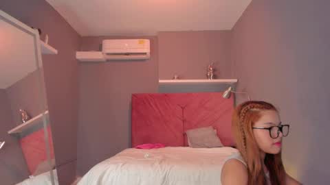 Snapshot of everyh chatting on September 9, 2025, 7:57 pm Sophia online show from September 9, 2025, 7:57 pm