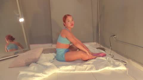 Snapshot of everyh chatting on September 10, 2025, 7:58 pm Sophia online show from September 10, 2025, 7:58 pm