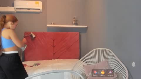 Snapshot of everyh chatting on October 10, 2025, 7:46 pm Sophia online show from October 10, 2025, 7:46 pm