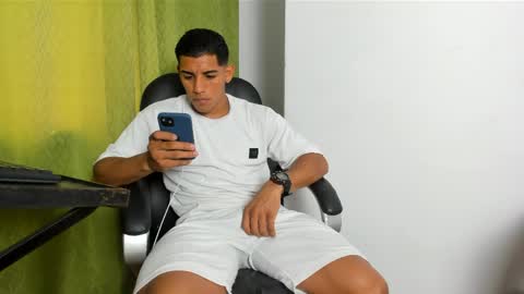 Snapshot of evessinn chatting on April 28, 2026, 6:46 pm luis online show from April 28, 2026, 6:46 pm