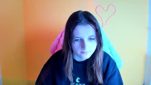 Evie online show from November 14, 2025, 6:34 am